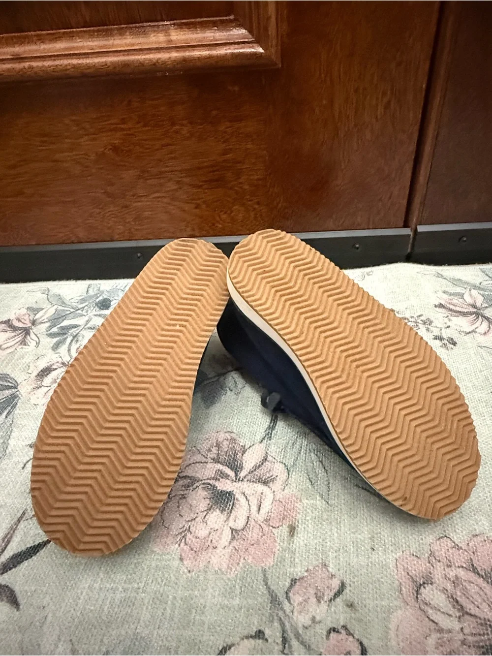 GAP navy suede